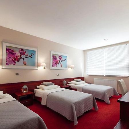 Hotel Sara Kolo  Ngoại thất bức ảnh