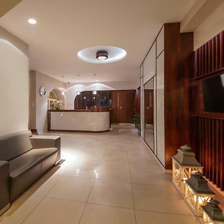 Hotel Sara Kolo  Ngoại thất bức ảnh