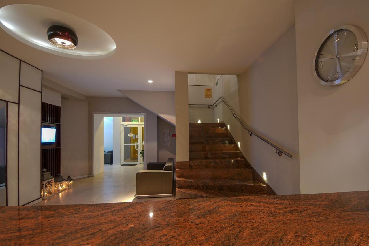 Hotel Sara Kolo  Ngoại thất bức ảnh