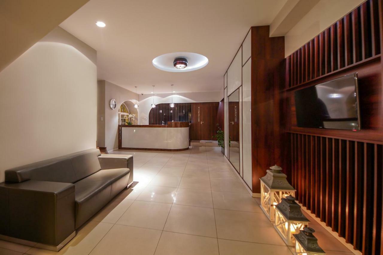 Hotel Sara Kolo  Ngoại thất bức ảnh