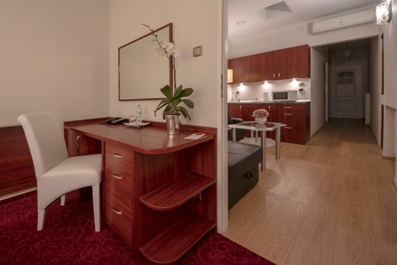 Hotel Sara Kolo  Ngoại thất bức ảnh